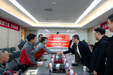吉利商用车集团莅临热博物流进行交流